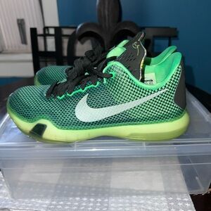 Nike Kobe Kids Green Basketball Shoes